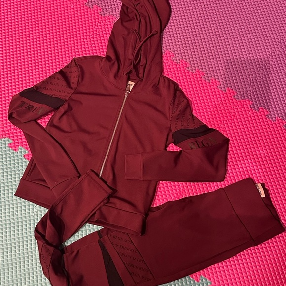 True religion Burgundy Tracksuit with Hoodie xs - Picture 4 of 10